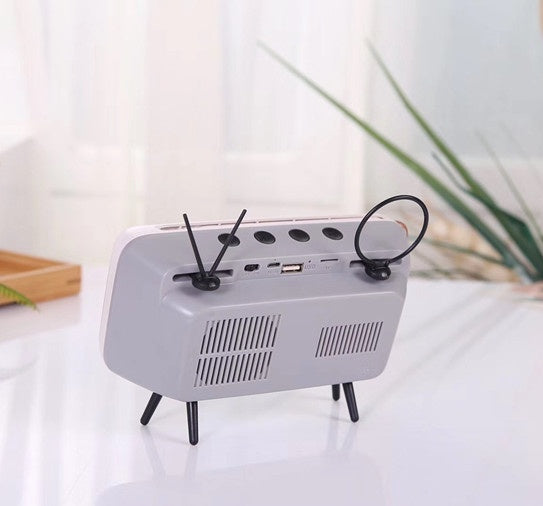 Retro TV mini portable audio