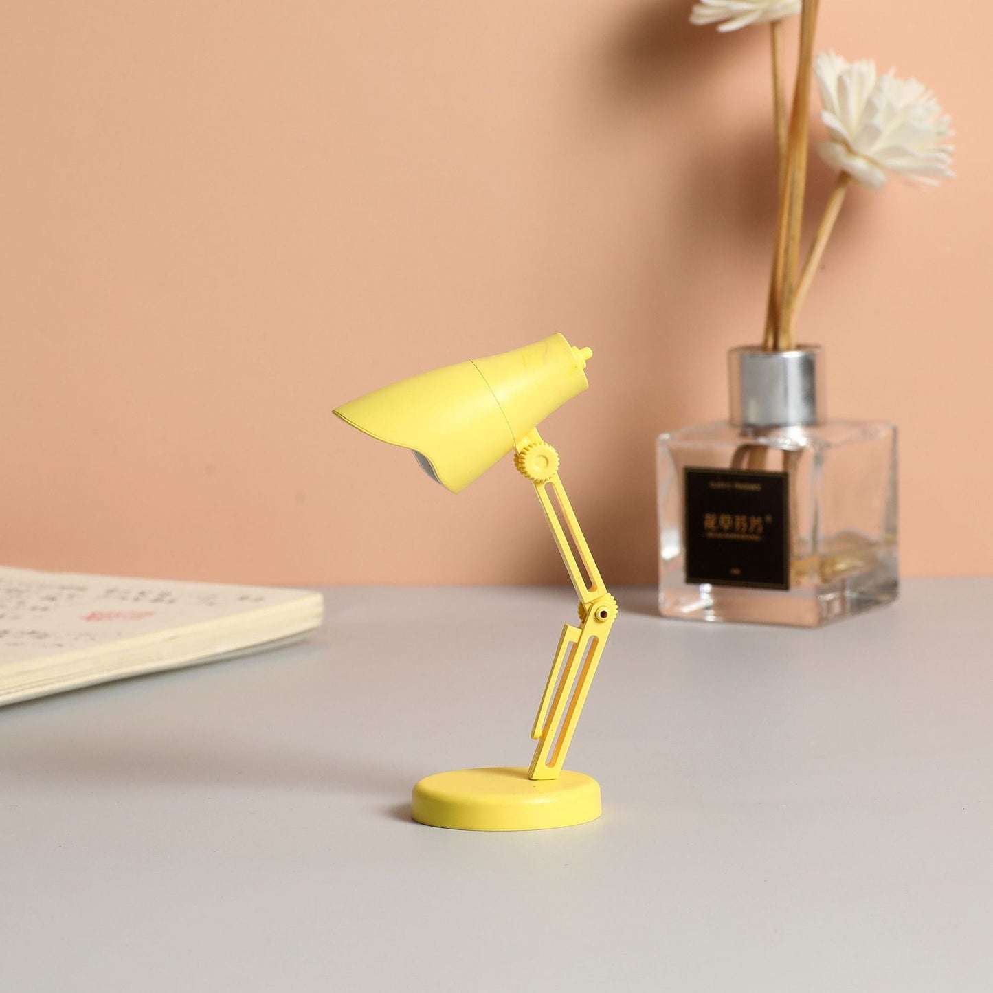 Small Night Light Magnetic Table Lamp With Eye Protection