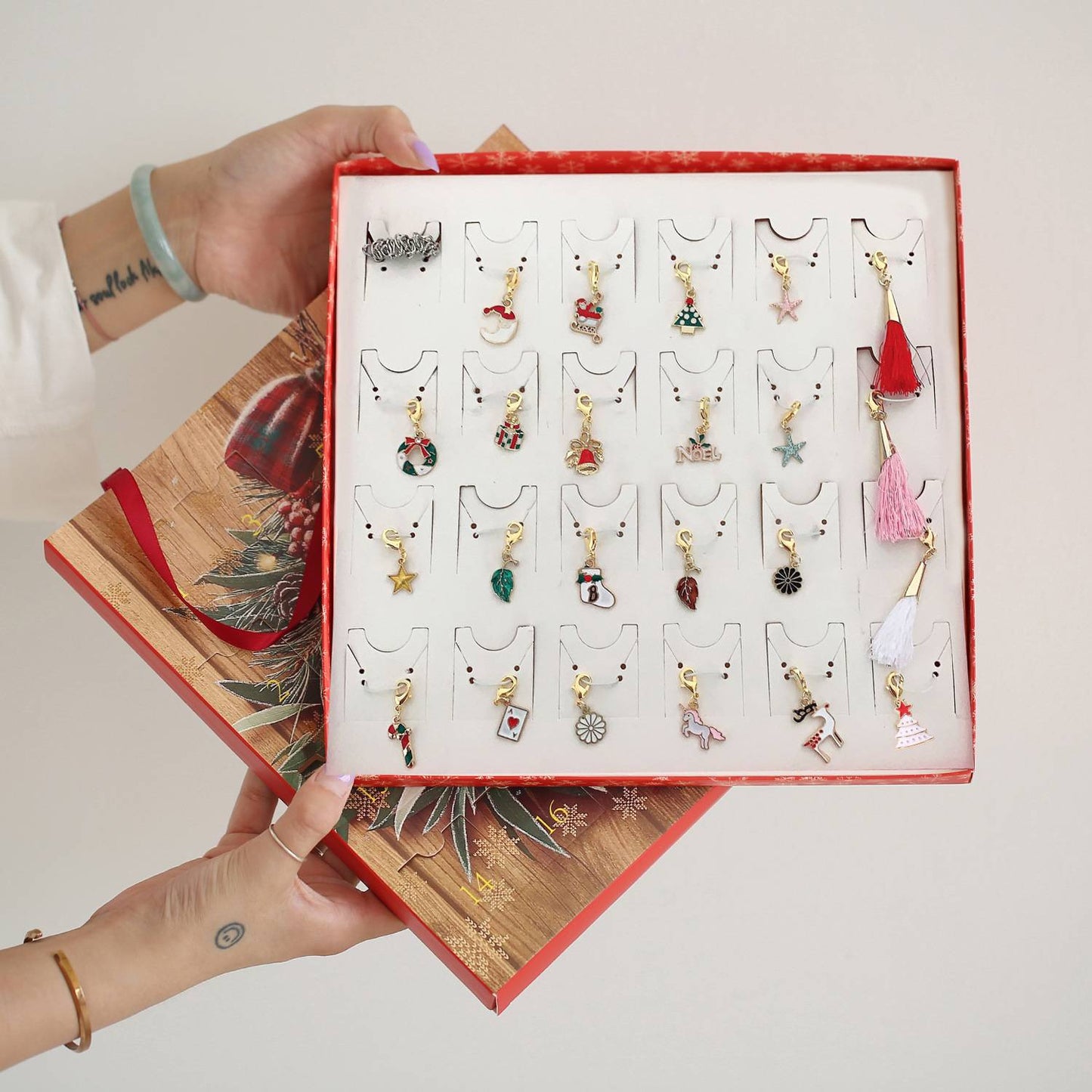 Children's pendant bracelet portable gift box
